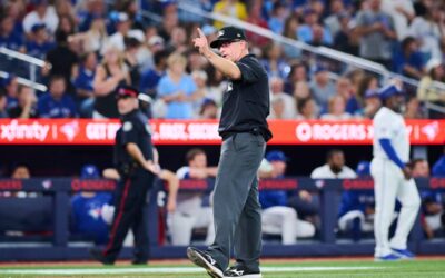 Red Sox-Blue Jays game delayed amid confusion over scoreboard, number of outs