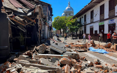 7.4-magnitude earthquake rocks Colombia, crumbling homes and buildings
